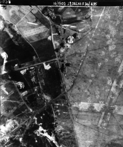 825 LUCHTFOTO'S, 23-12-1944