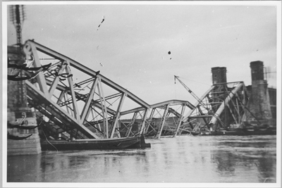 126 Spoorbrug Oosterbeek, mei 1940