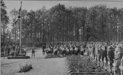 332 Airbornebegraafplaats 1945, september 1945 / 1946
