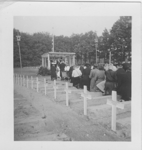 384 Airborne Begraafplaats Oosterbeek, 25 september 1945