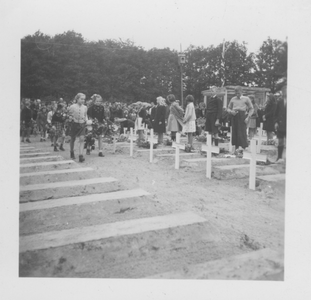 397 Airborne Begraafplaats Oosterbeek, 25 september 1945