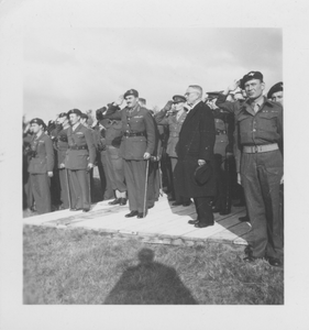 412 Airborne Monument Oosterbeek, 25 september 1945