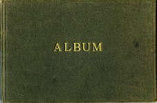 15-0048 Achterzijde van een album met door Justine Christine Everts van Meurs getekende landschappen in Dreijen en ...