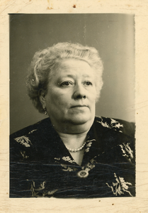47-0016 Antonia Louwerina van Gilst, ca. 1950