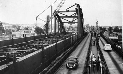 78 Rijnbrug nadert voltooiing , 30-07-1949