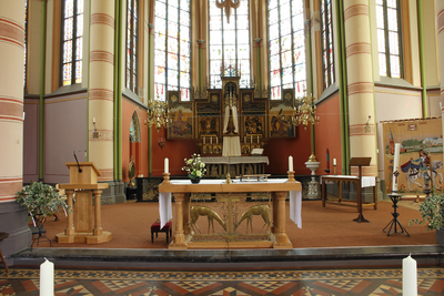 1950 zicht op altaar Sint-Martinuskerk Baak, 22-07-2010