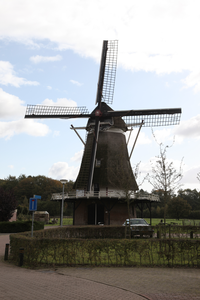 6705 molen De Maagd met stenen onderbouw/belt, 17-10-2009