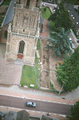 7570 Luchtfoto opgraving in het grasveld ten zuiden van de Grote kerk aan de Grote Molenstraat, 14-08-2002