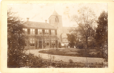 1525 Pastorie en kerkgebouw van de Hervormde Gemeente aan de Kerkstraat 10 te Zetten (± 1908)., 1908