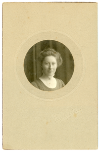 3 Portretfoto van een leerling aan de Rijkskweekschool, 1906-1915