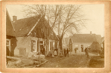 426 Kabinetfoto met dorpsgezicht van Borne; de Koppelsbrink