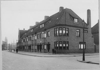 1324 Groningen : Dr. C. Hofstede de Grootkade : gezien vanaf de Taco Mesdagstraat naar het oosten / Kramer, P.B., 1927