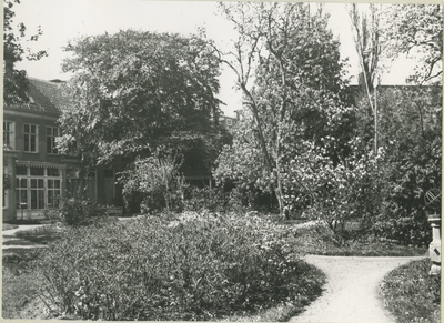 3214 Groningen : Nieuweweg 12 : tuin van H. Hommes / Kramer, P.B., 1920
