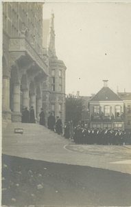 5645 Groningen : Broerstraat : intocht van de hoogleraren in het nieuwe academiegebouw, 1909