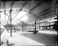 7137 Stationsplein 1 : Hoofdstation : bouw overkappingen tweede en eerste perron / Kramer, J.G., Ca.1892