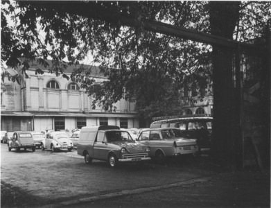 12706 Groningen : Oude Kijk in 't Jatstraat 26 : Harmoniegebouw : achterzijde / Bureau Voorlichting gemeente Groningen, 1967
