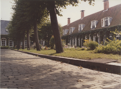 23563 Groningen : Peperstraat 22 : binnenplaats Sint Geertruidsgasthuis / Bureau Voorlichting gemeente Groningen, 1970-1980