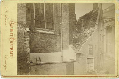 218 Groningen : Broerstraat : woning van de fotograaf J.G / Kramer, J.G., 1880-1889