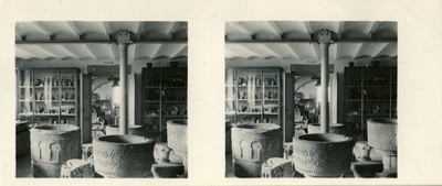 39 Praediniussingel 59 : Groninger Museum : interieur : zandstenen doopvonten, ca 1930