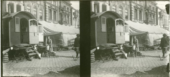 82 Kermis : terrein voor de wagens van de kermisexploitanten, ca 1920