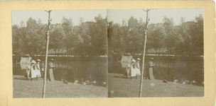 111 Noorderplantsoen : vijver : eendjes voeren, ca 1900