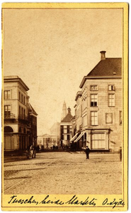 307 Tussen beide Markten : gezien naar het westen / Kolkow, F.J. von, ca 1877