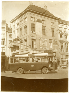 3375 Trolleybus op de hoek, 1925-1930