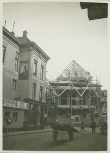 5996 Tussen beide Markten 6: 'Huis De Klok' tijdens de verbouwing, 1928