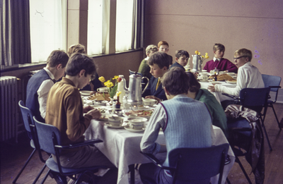 43 De jongens van GVAV-Rapiditas ontbijten in het hotel, 1969-05-29