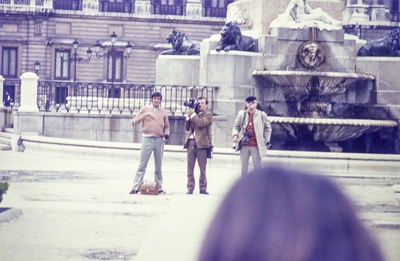 68 Filmploeg van de AVRO bij het Monumento a Filippo IV, 1969-05-29