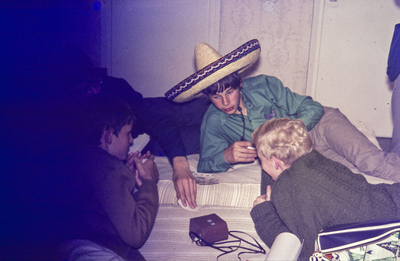 70 De jongens van GVAV-Rapiditas kaarten in het hotel : met sombrero, 1969-05-29