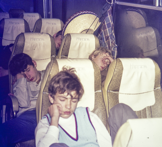 71 De jongens van GVAV-Rapiditas slapend in de bus, 1969-05-29