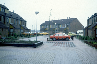 997 Oosterhoogebrug - Ulgersmaborg-Zuid - nieuwbouwwoningen, ca 1979