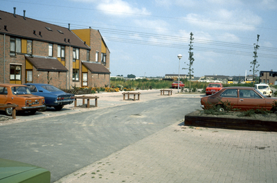998 Oosterhoogebrug - Ulgersmaborg-Zuid - nieuwbouwwoningen, ca 1979