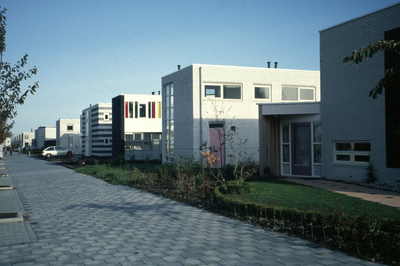 1031 Oosterhoogebrug - De Hunze - GOM-project - villa's - plattegronden / Emaar, Chris, 1993