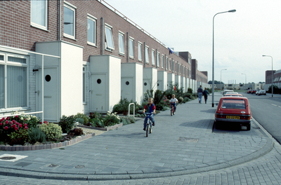 1097 Oosterhoogebrug - De Hunze - nieuwbouwwoningen - AAS en Steenhuis / Emaar, Chris, 1993