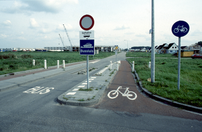 1113 Oosterhoogebrug - De Hunze - toegangswegen en groenvoorzieningen / Emaar, Chris, 1993