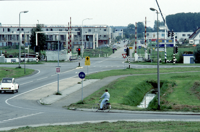 1114 Oosterhoogebrug - De Hunze - toegangswegen en groenvoorzieningen / Emaar, Chris, 1993