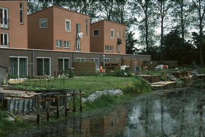 1135 Oosterhoogebrug - Ruischerwaard - nieuwbouwwoningen - kunst openbare ruimte / Zet, Siem van 't, 1999