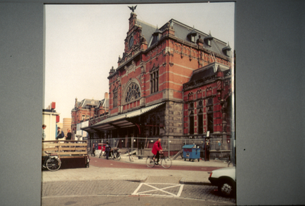 3881 VBKZ - Stationshal - afbeeldingen uit boek - details binnenzijde van de hoofdentree, 1999