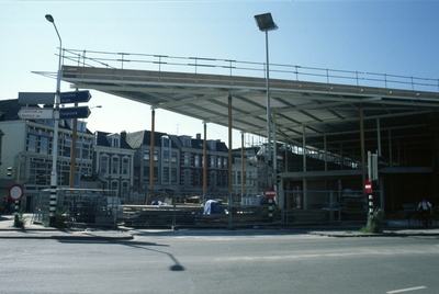 5693 Westerhaven - nieuwbouw winkelcentrum en parkeergarage - complex in aanbouw - ingang noordwestzijde / Melotte, E., 2001