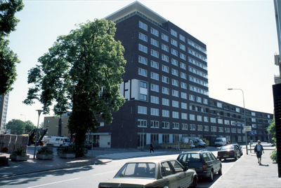 5778 AZG - zuidpunt - hotel en woningen - hoogbouw - westgevel / Melotte, E., 2001
