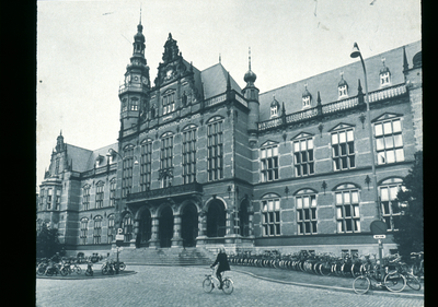 8622 Binnenstad - Academiegebouw - Universiteit - Broerstraat - RuG / Zet, Siem van 't, ca 1988