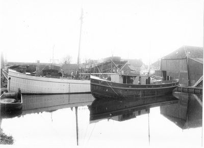 2080 Zoekplaatje : scheepswerf : met kerk, 1905-1915