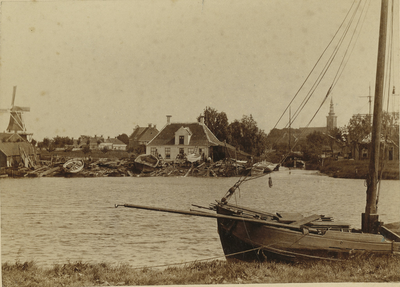 3647 Damsterdiep : scheepswerf Concordia : met panorama Farmsum, woning Kroonstad (r.) en ... / Kramer, J.G., 1866-1891