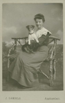 66 Portret van een vrouw met hondje [mej. Huizinga?] / Daniels, J., Appingedam, zj