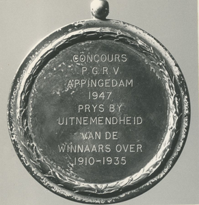 10380 Medaille achterzijde: (van) K.K. d. W., 1947