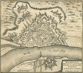 A6 Plattegrond van Nijmegen en het fort Knotsenberg met de nieuwe vestingwerken van Coehorn. Schaal in Rijnlandse ...