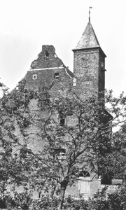 100.608b Pand de Toren aan de Eiermarkt Nr.25 (vroeger 17) in Maasniel