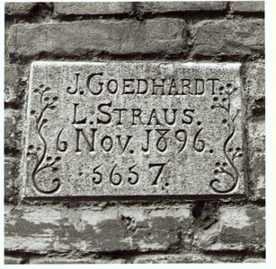 3.815 Hamstraat hsnr.20, synagoge, gedenksteen Goedhardt en Straus 1890